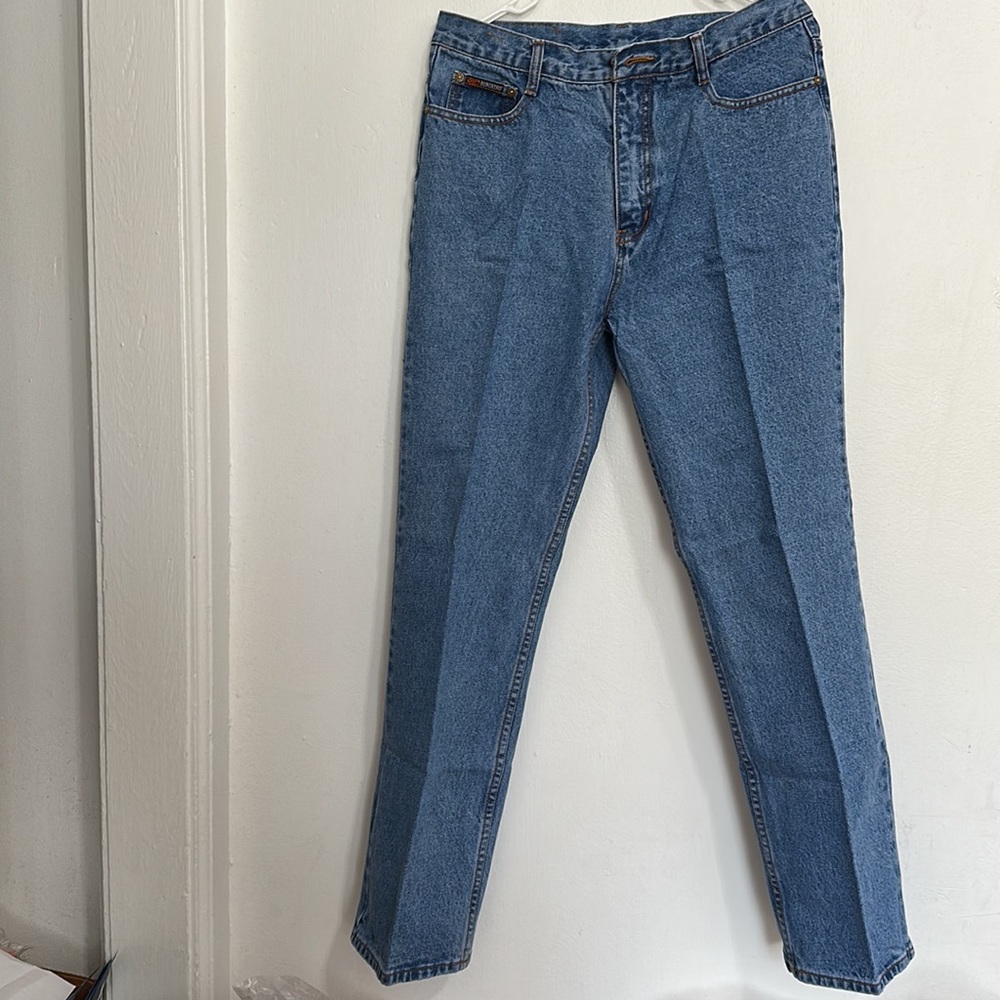 Men’s Medium Wash Bootcut Jeans in Size 32